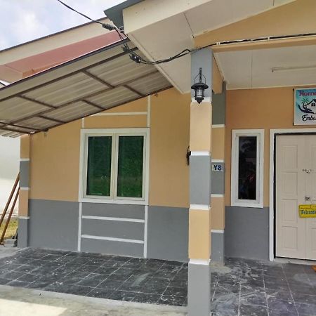 Hutan Melintang Homestay Embah Ros & Embah Lek מראה חיצוני תמונה