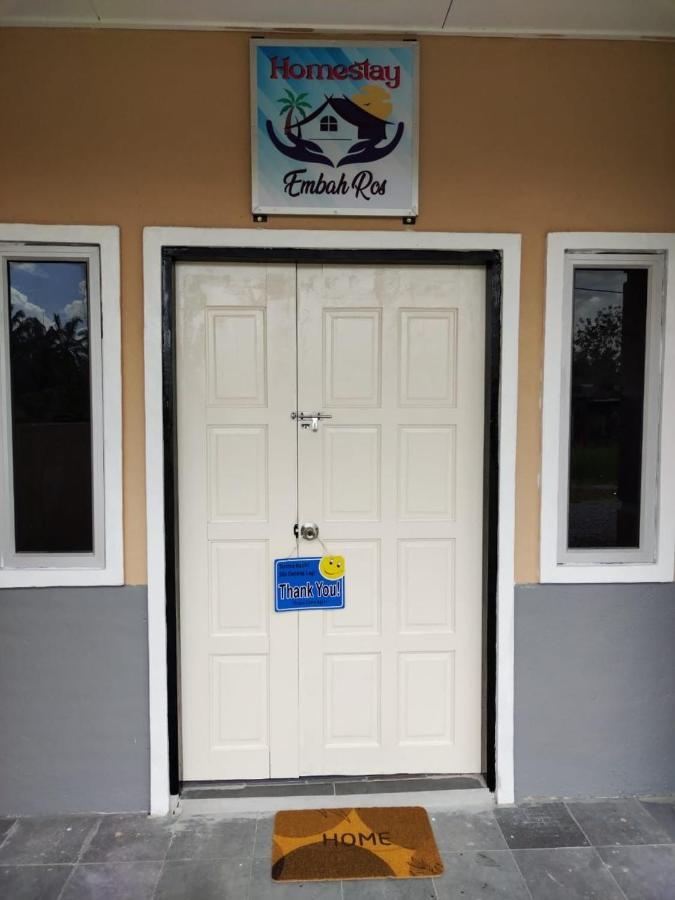 Hutan Melintang Homestay Embah Ros & Embah Lek מראה חיצוני תמונה