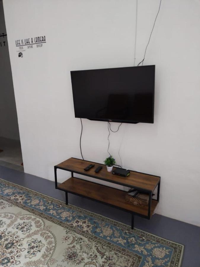 Hutan Melintang Homestay Embah Ros & Embah Lek מראה חיצוני תמונה