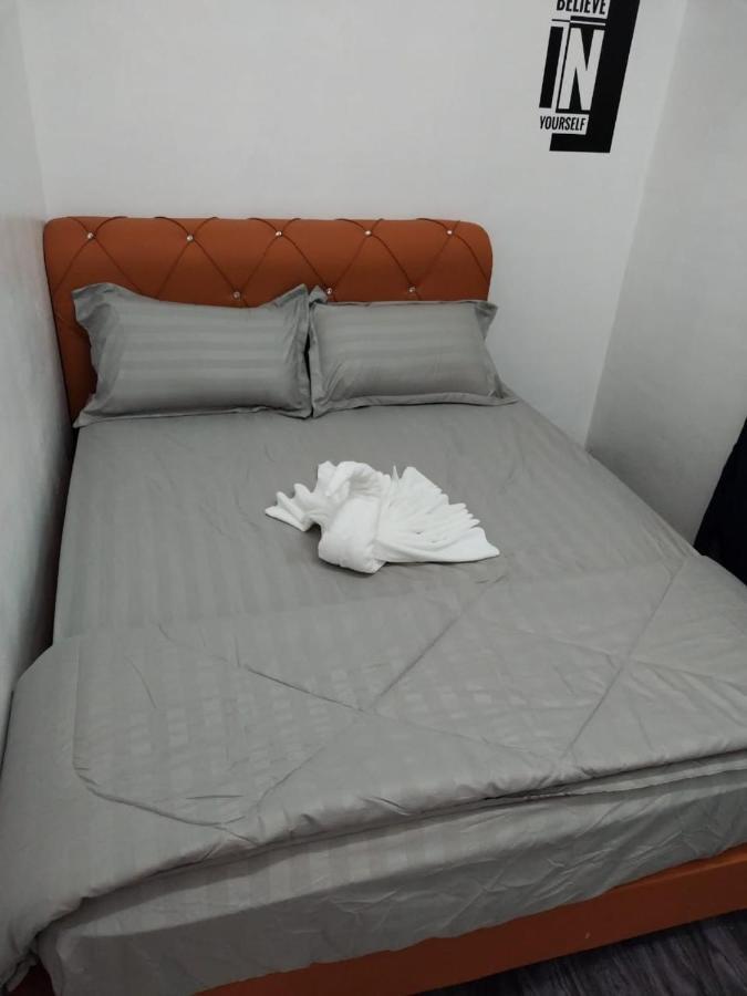 Hutan Melintang Homestay Embah Ros & Embah Lek מראה חיצוני תמונה