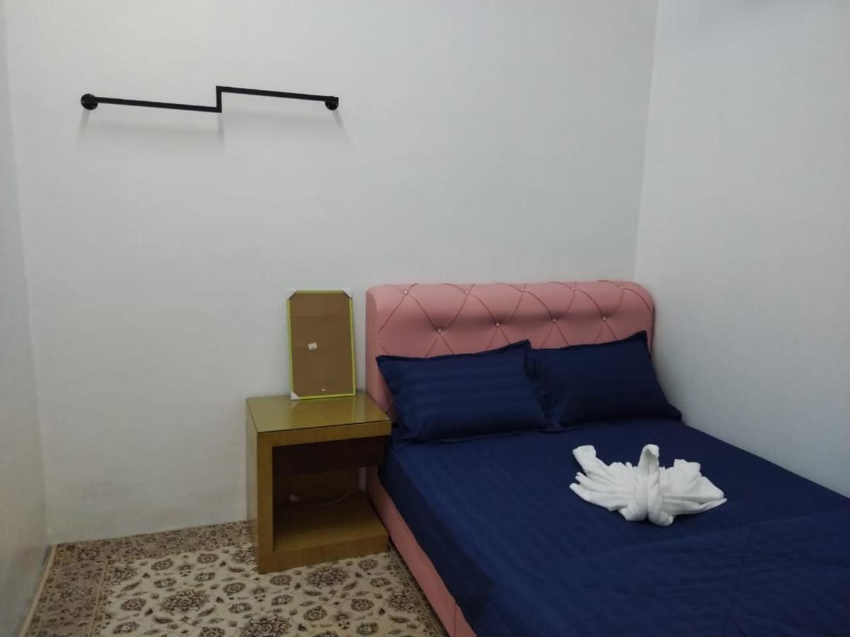 Hutan Melintang Homestay Embah Ros & Embah Lek מראה חיצוני תמונה